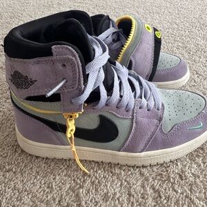 Nike Air Jordan 1 Retro High in Purple and Gray
